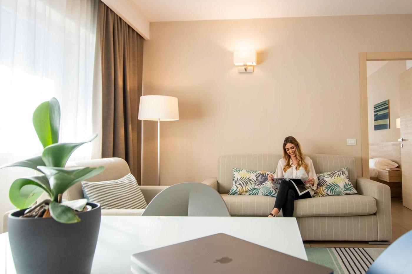 Hotel Dimorae Rooms And Suites - Apartments Civitanova Marche Værelse billede