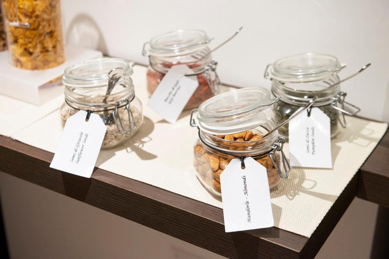 Hotel Dimorae Rooms And Suites - Apartments Civitanova Marche Eksteriør billede